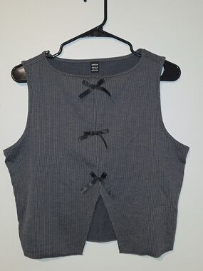 SHEIN Charcoal Ribbed Sleeveless Crop Top with Black Bow Accents